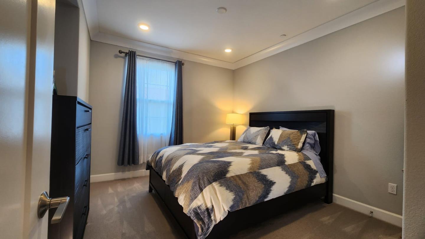 Detail Gallery Image 16 of 32 For 1068 Bigleaf Pl #402,  San Jose,  CA 95131 - 3 Beds | 2/1 Baths