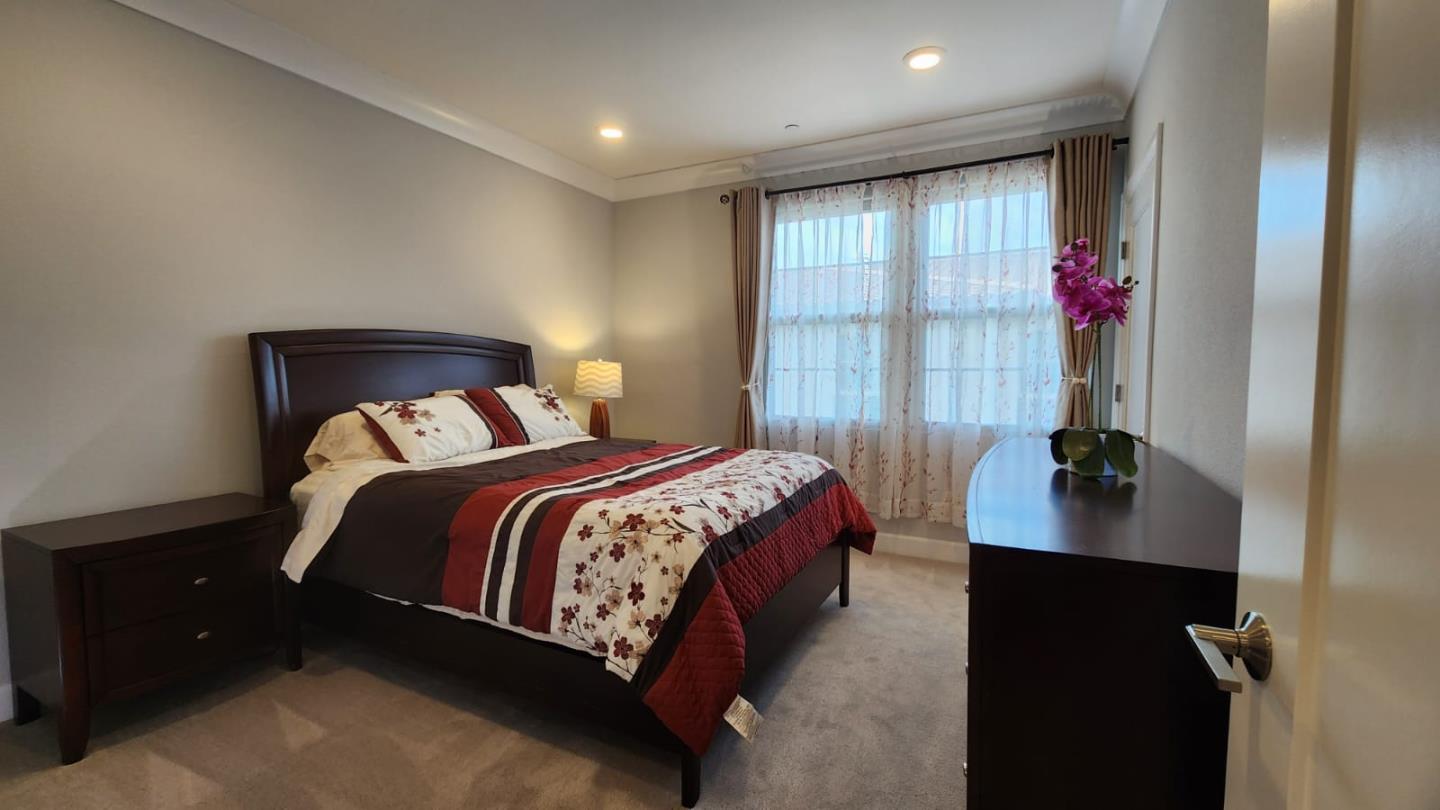 Detail Gallery Image 17 of 32 For 1068 Bigleaf Pl #402,  San Jose,  CA 95131 - 3 Beds | 2/1 Baths