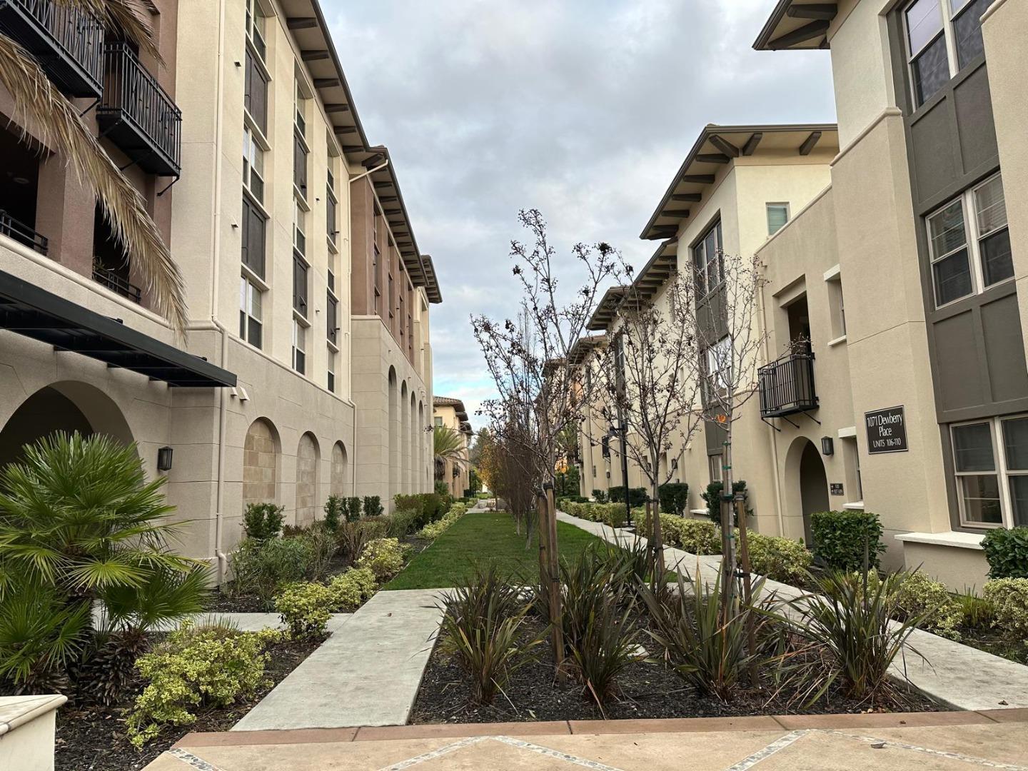 Detail Gallery Image 27 of 32 For 1068 Bigleaf Pl #402,  San Jose,  CA 95131 - 3 Beds | 2/1 Baths