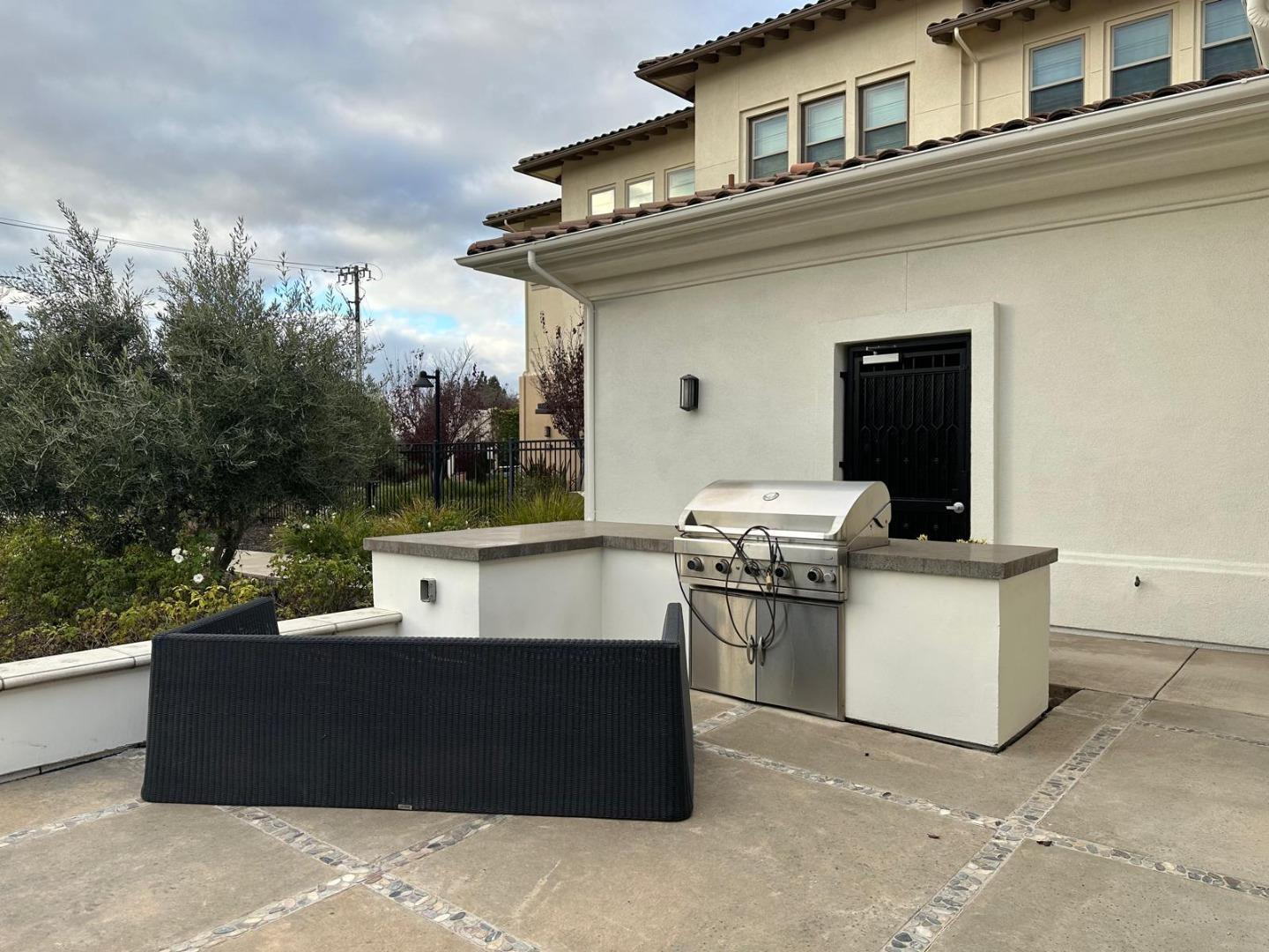 Detail Gallery Image 29 of 32 For 1068 Bigleaf Pl #402,  San Jose,  CA 95131 - 3 Beds | 2/1 Baths