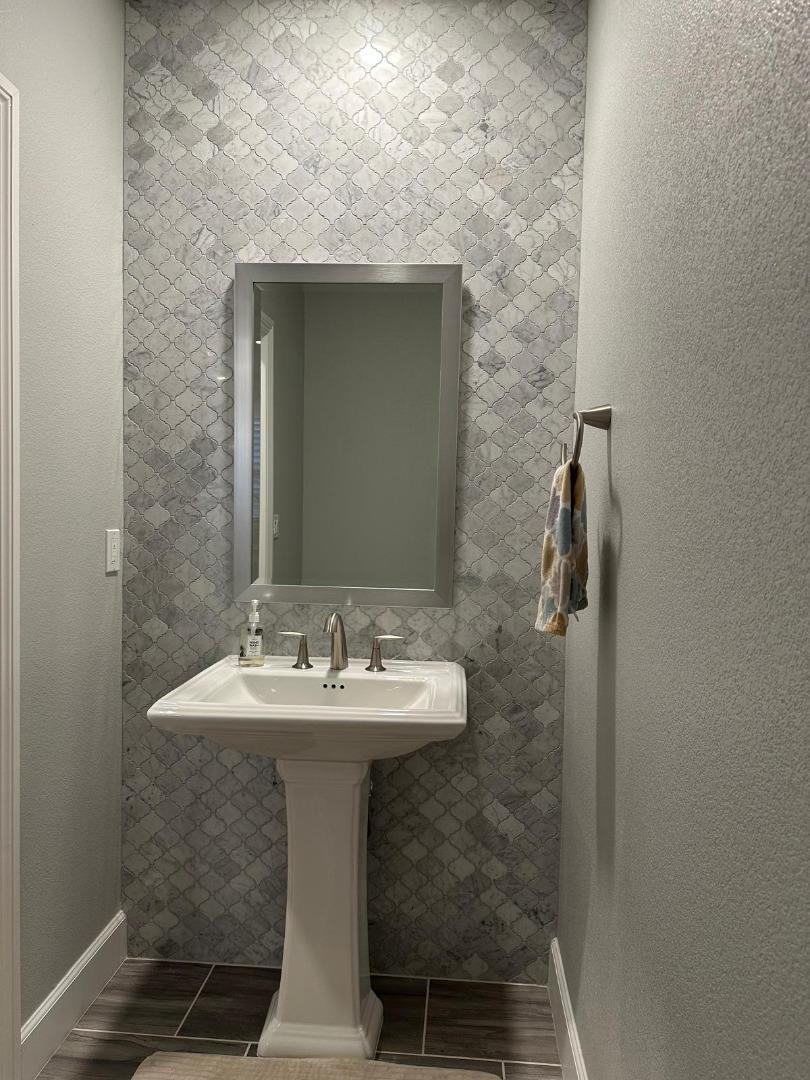 Detail Gallery Image 8 of 32 For 1068 Bigleaf Pl #402,  San Jose,  CA 95131 - 3 Beds | 2/1 Baths