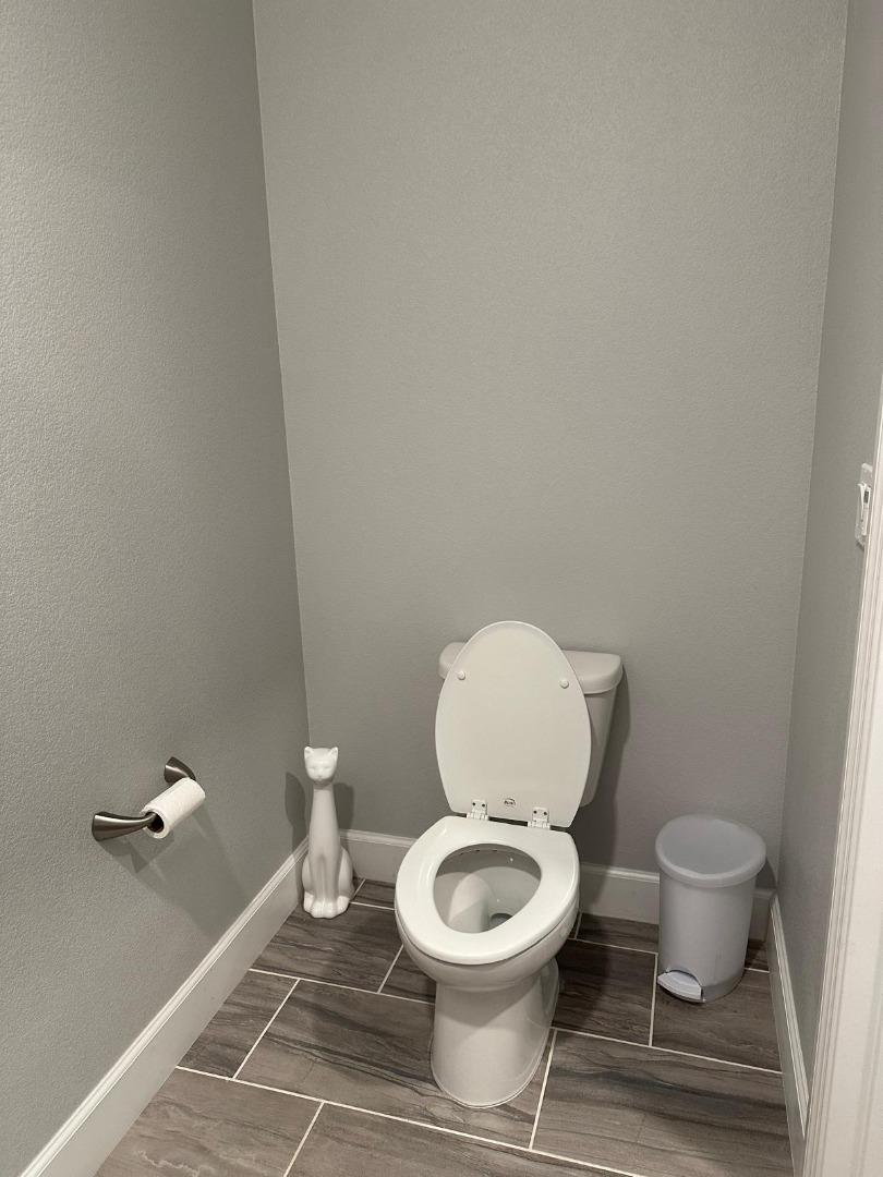 Detail Gallery Image 9 of 32 For 1068 Bigleaf Pl #402,  San Jose,  CA 95131 - 3 Beds | 2/1 Baths