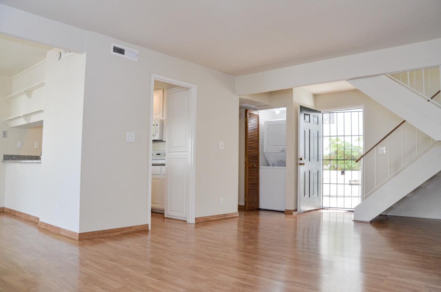 Detail Gallery Image 11 of 39 For 70 Mozden Ln, Pleasant Hill,  CA 94523 - 2 Beds | 2 Baths