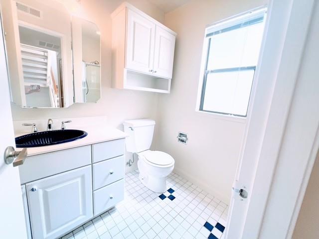 Detail Gallery Image 16 of 39 For 70 Mozden Ln, Pleasant Hill,  CA 94523 - 2 Beds | 2 Baths