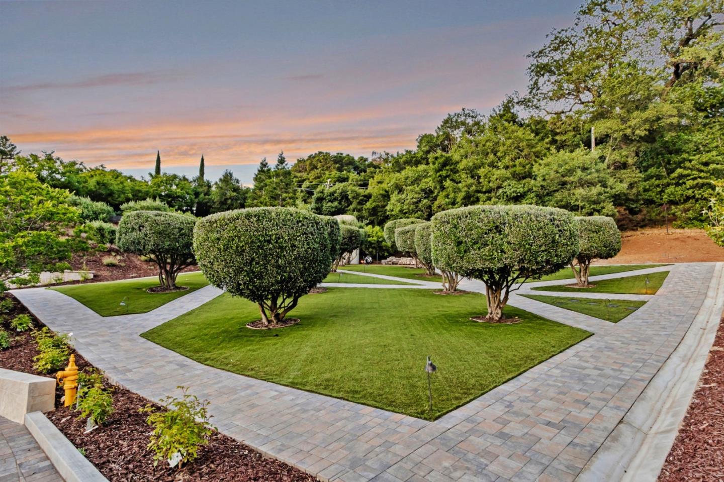 Detail Gallery Image 10 of 159 For 15681 Kennedy Rd, Los Gatos,  CA 95032 - 8 Beds | 10/1 Baths