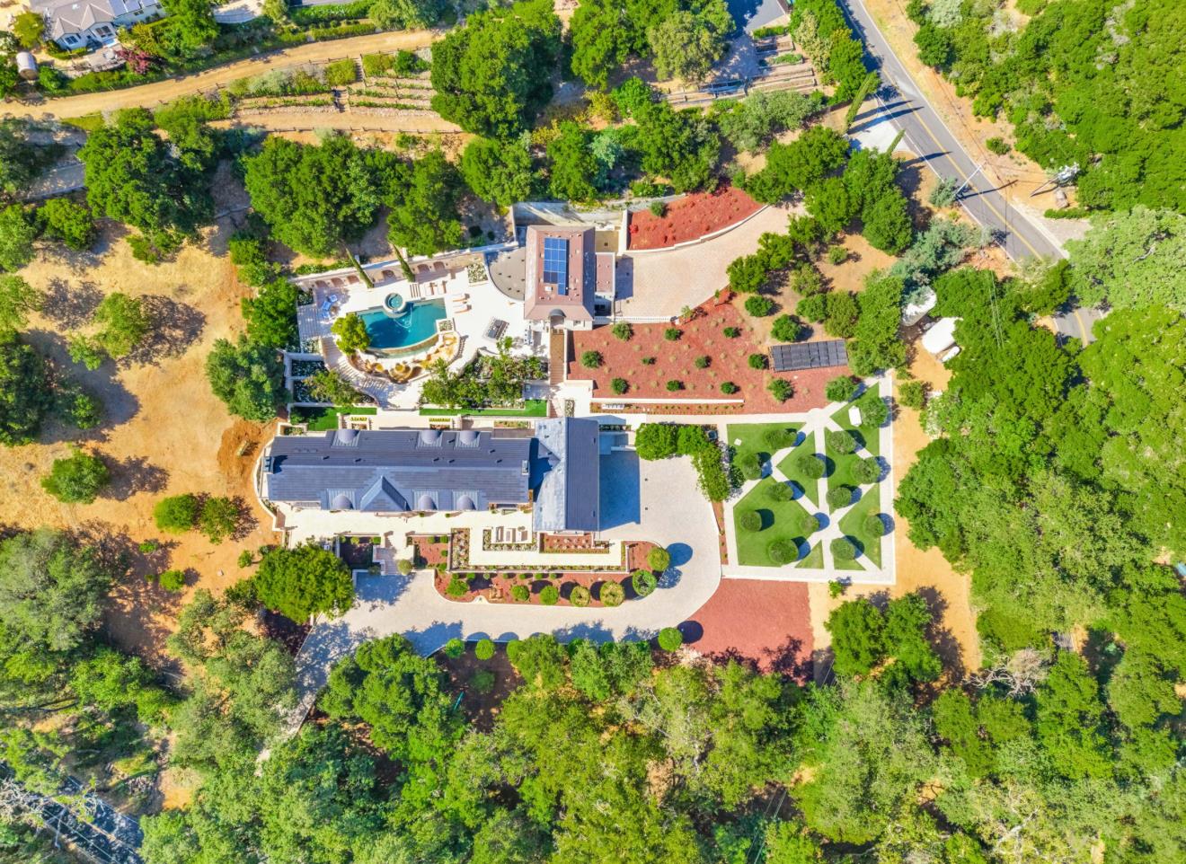 Detail Gallery Image 13 of 159 For 15681 Kennedy Rd, Los Gatos,  CA 95032 - 8 Beds | 10/1 Baths
