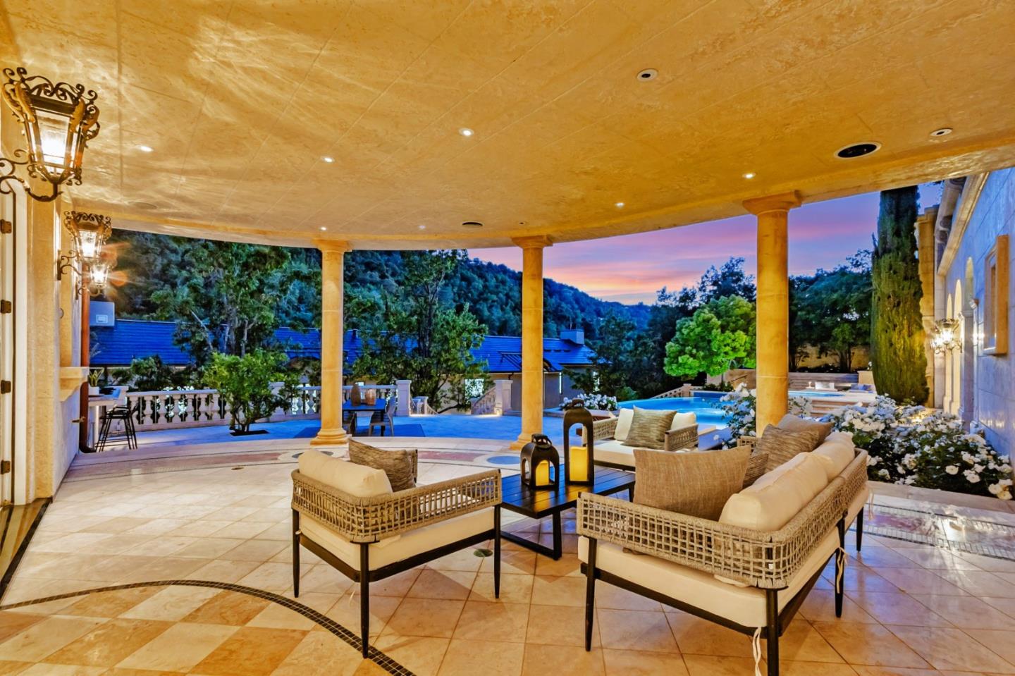 Detail Gallery Image 17 of 159 For 15681 Kennedy Rd, Los Gatos,  CA 95032 - 8 Beds | 10/1 Baths