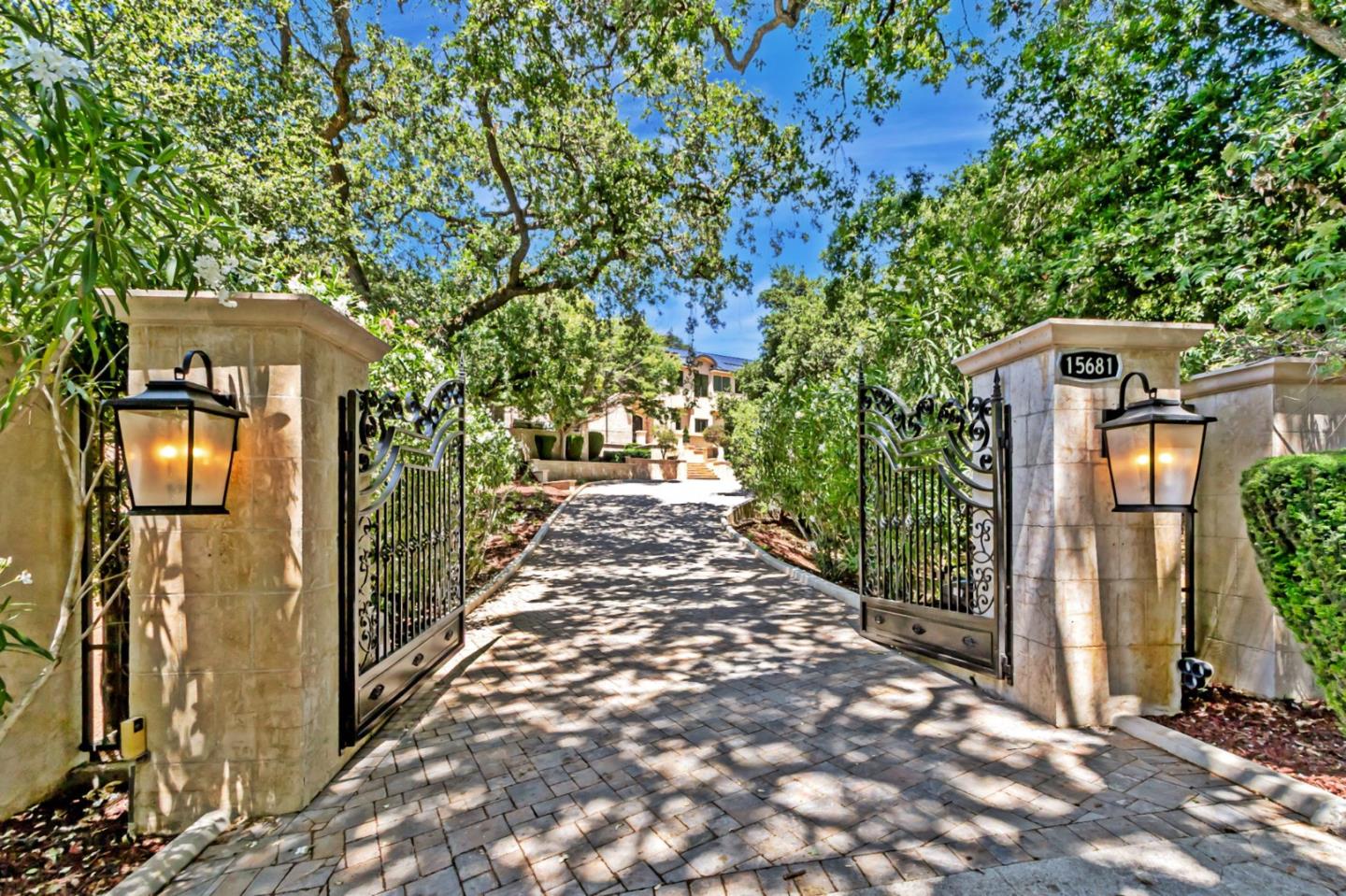 Detail Gallery Image 2 of 159 For 15681 Kennedy Rd, Los Gatos,  CA 95032 - 8 Beds | 10/1 Baths