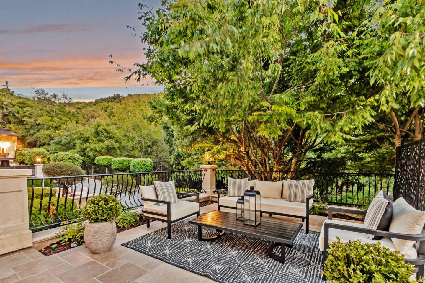 Detail Gallery Image 22 of 159 For 15681 Kennedy Rd, Los Gatos,  CA 95032 - 8 Beds | 10/1 Baths