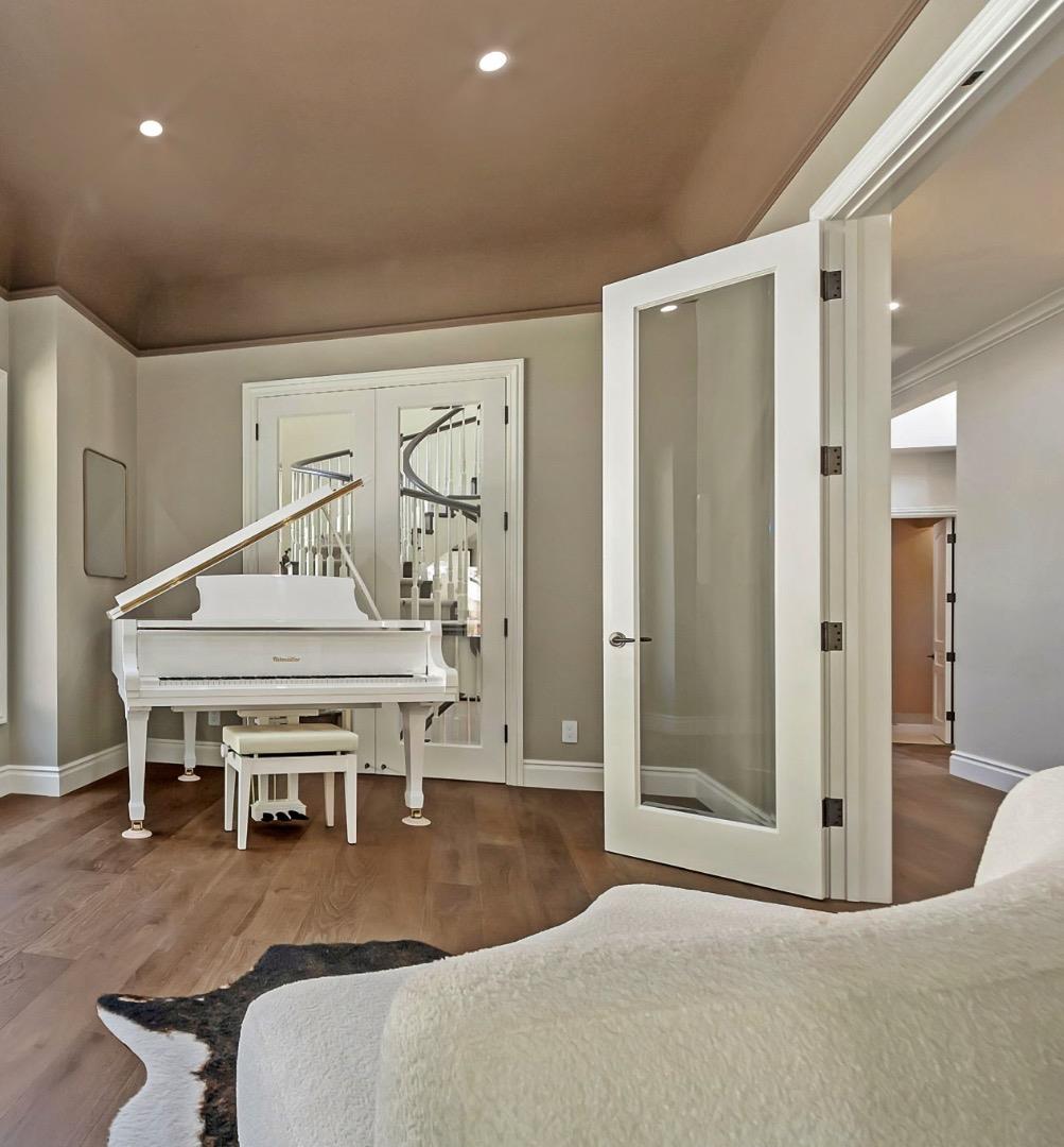 Detail Gallery Image 36 of 159 For 15681 Kennedy Rd, Los Gatos,  CA 95032 - 8 Beds | 10/1 Baths