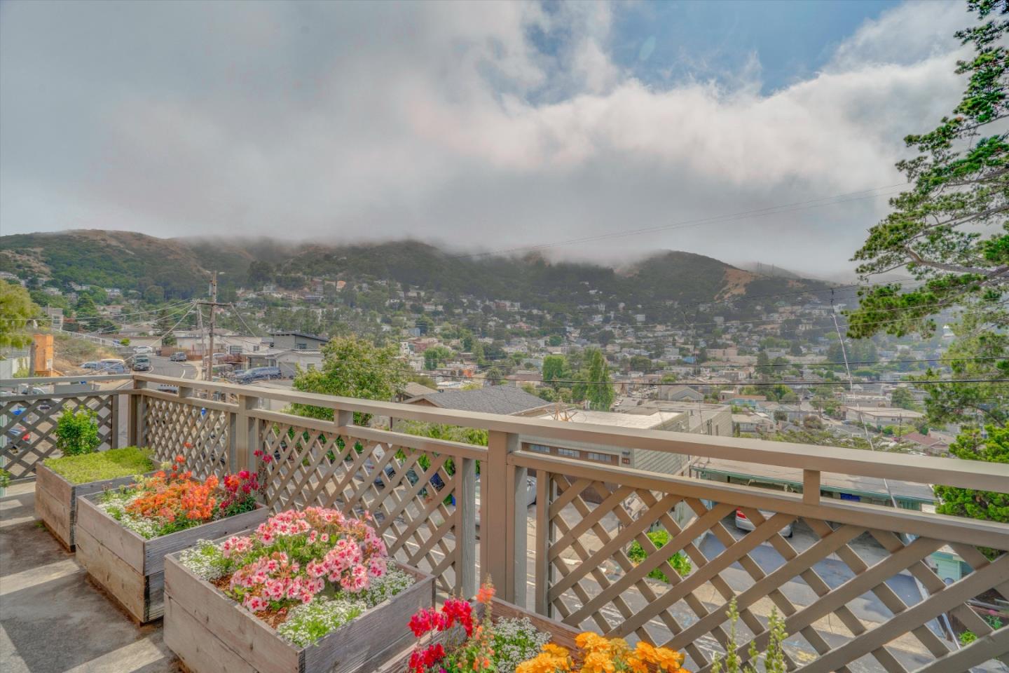Detail Gallery Image 14 of 52 For 141 Santa Clara St, Brisbane,  CA 94005 - 4 Beds | 3/1 Baths
