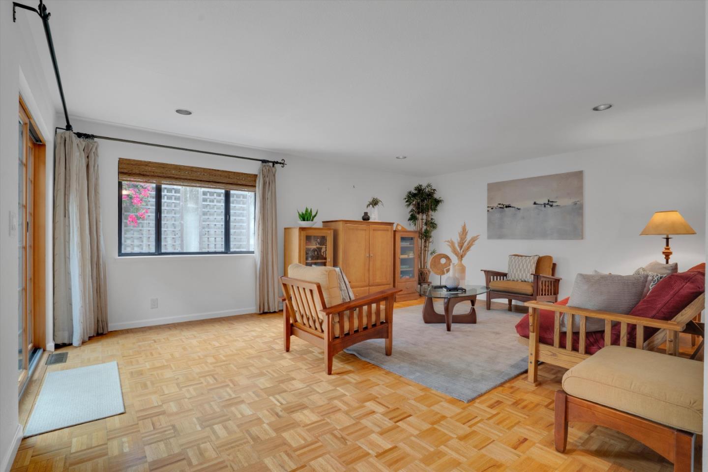 Detail Gallery Image 15 of 52 For 141 Santa Clara St, Brisbane,  CA 94005 - 4 Beds | 3/1 Baths