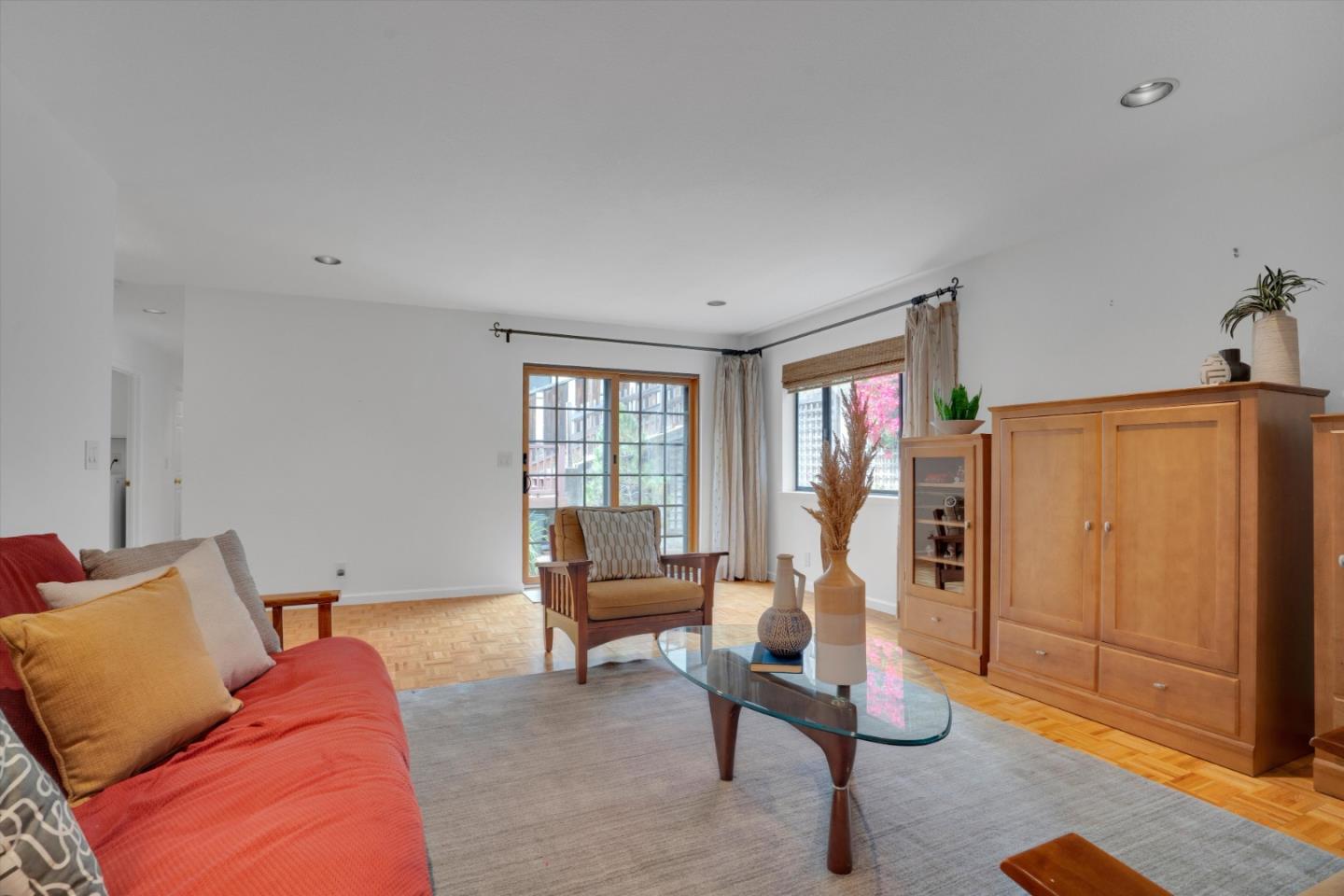 Detail Gallery Image 16 of 52 For 141 Santa Clara St, Brisbane,  CA 94005 - 4 Beds | 3/1 Baths