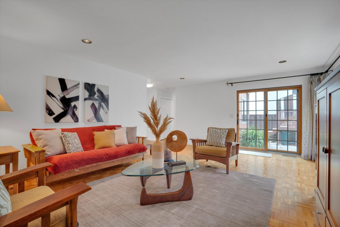 Detail Gallery Image 17 of 52 For 141 Santa Clara St, Brisbane,  CA 94005 - 4 Beds | 3/1 Baths