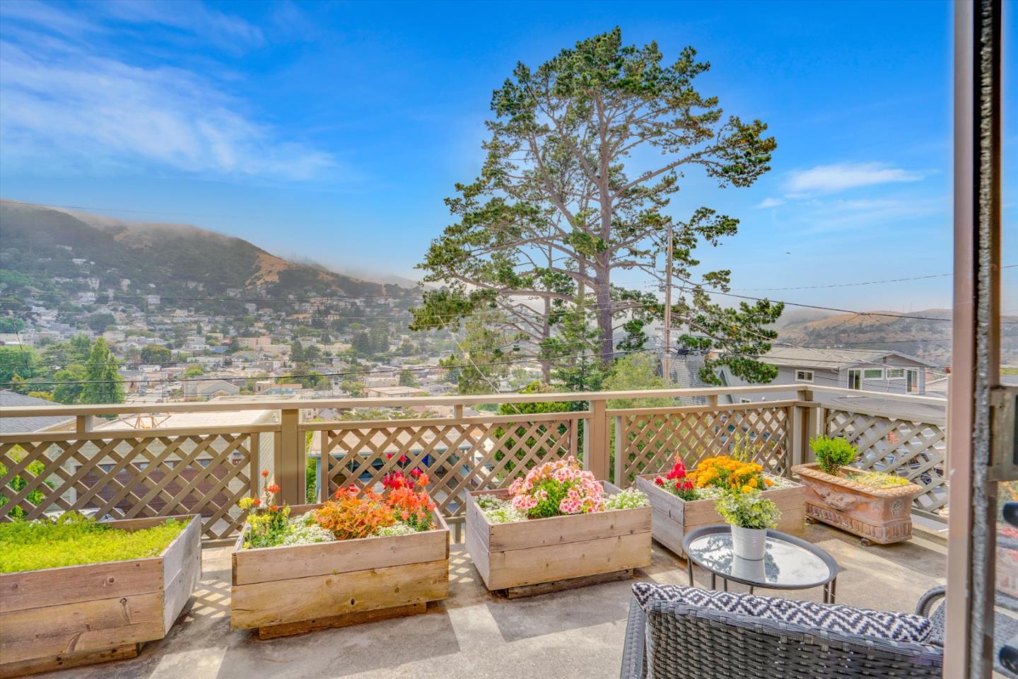 Detail Gallery Image 2 of 52 For 141 Santa Clara St, Brisbane,  CA 94005 - 4 Beds | 3/1 Baths