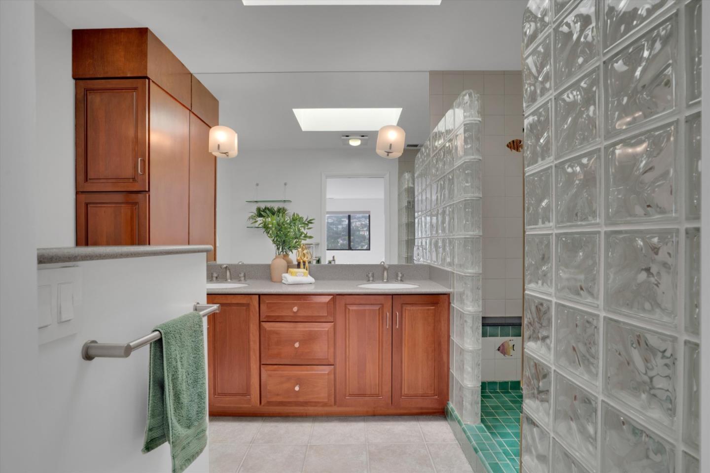 Detail Gallery Image 29 of 52 For 141 Santa Clara St, Brisbane,  CA 94005 - 4 Beds | 3/1 Baths