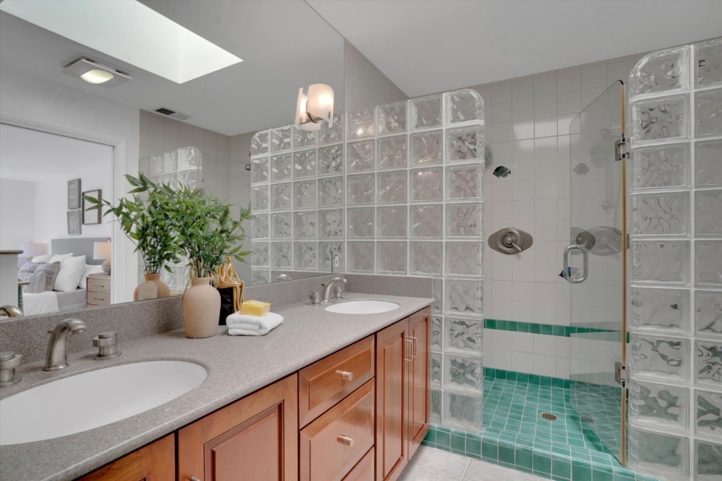 Detail Gallery Image 30 of 52 For 141 Santa Clara St, Brisbane,  CA 94005 - 4 Beds | 3/1 Baths