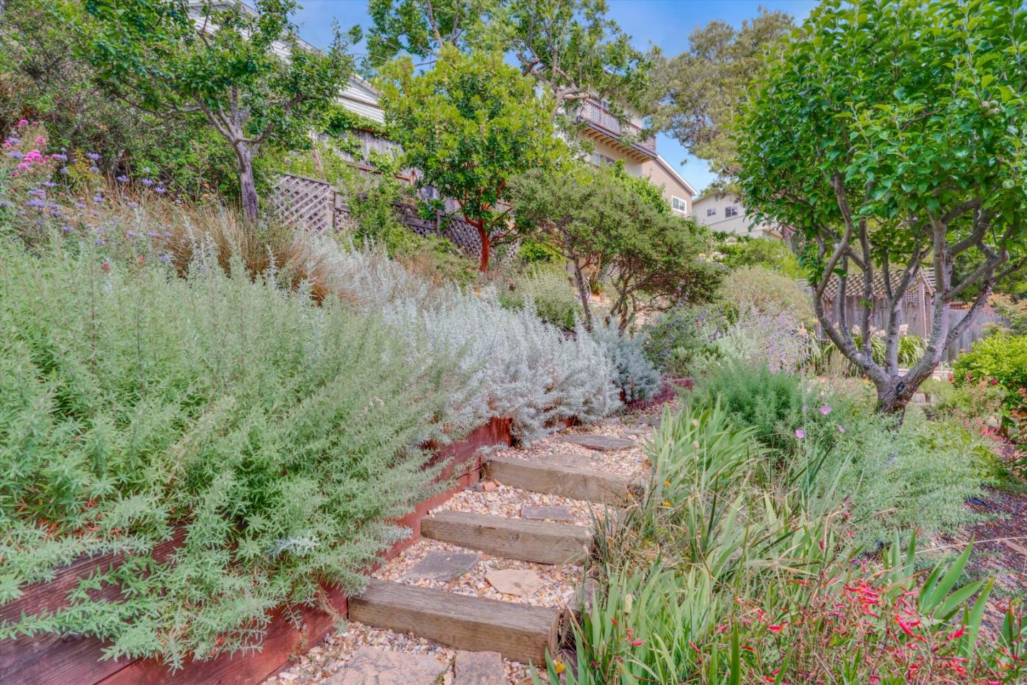 Detail Gallery Image 38 of 52 For 141 Santa Clara St, Brisbane,  CA 94005 - 4 Beds | 3/1 Baths