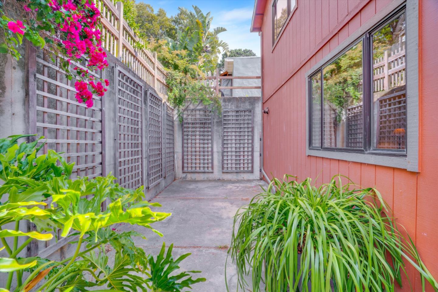 Detail Gallery Image 45 of 52 For 141 Santa Clara St, Brisbane,  CA 94005 - 4 Beds | 3/1 Baths