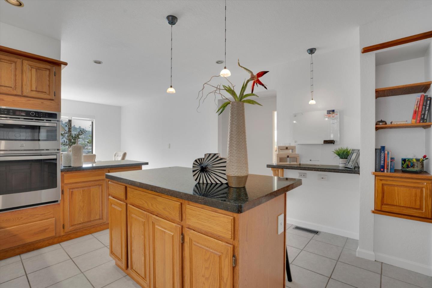 Detail Gallery Image 8 of 52 For 141 Santa Clara St, Brisbane,  CA 94005 - 4 Beds | 3/1 Baths