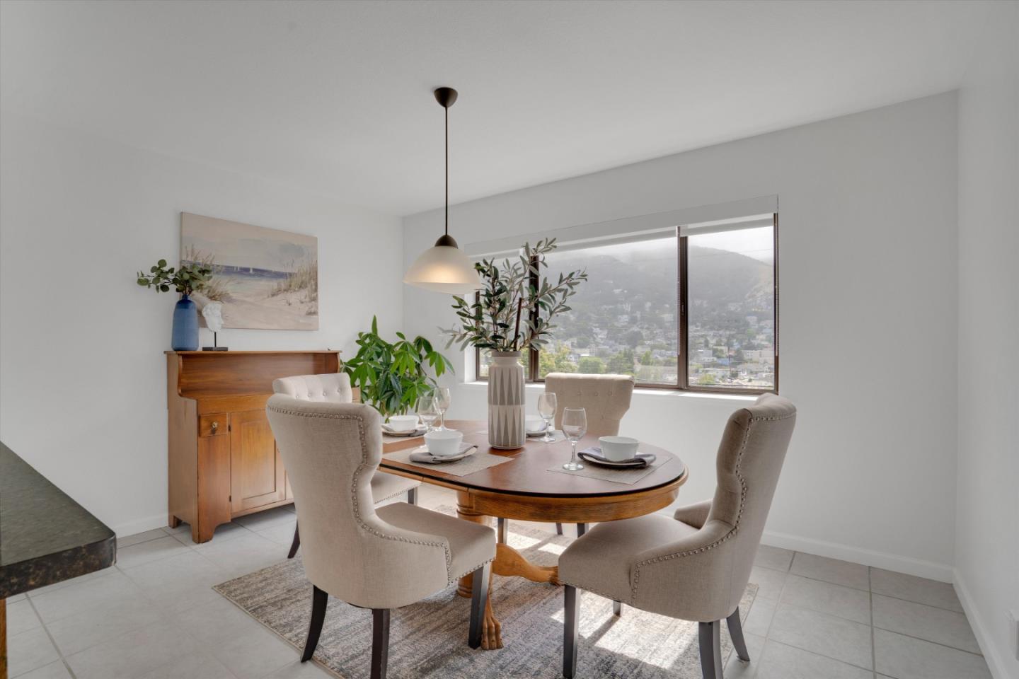 Detail Gallery Image 9 of 52 For 141 Santa Clara St, Brisbane,  CA 94005 - 4 Beds | 3/1 Baths