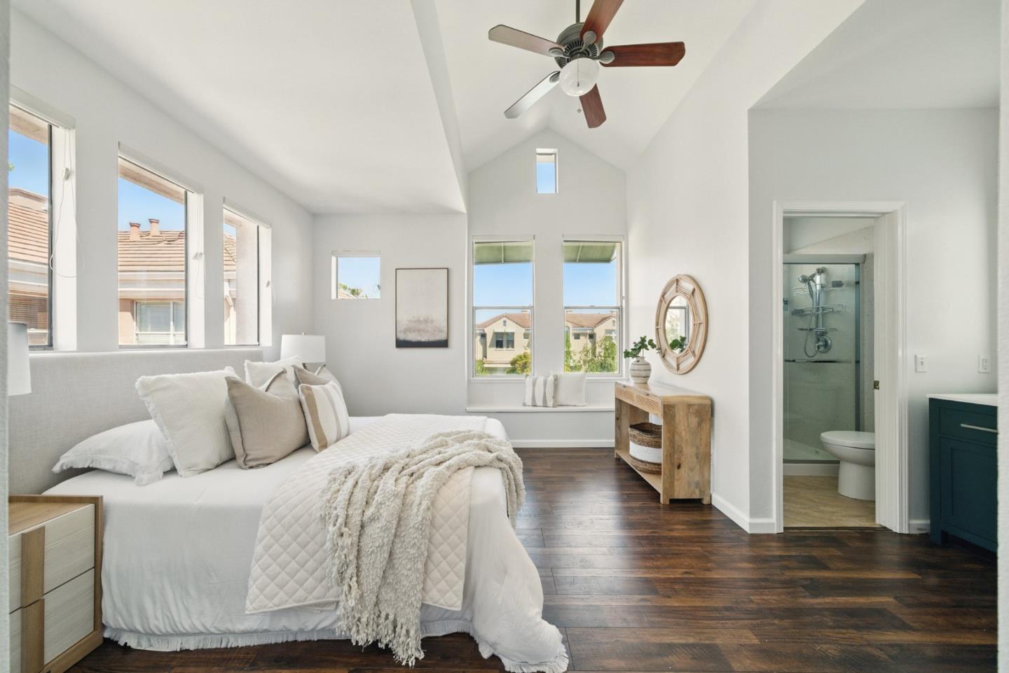 Detail Gallery Image 22 of 63 For 135 Frederick Ct, Mountain View,  CA 94043 - 3 Beds | 2/1 Baths