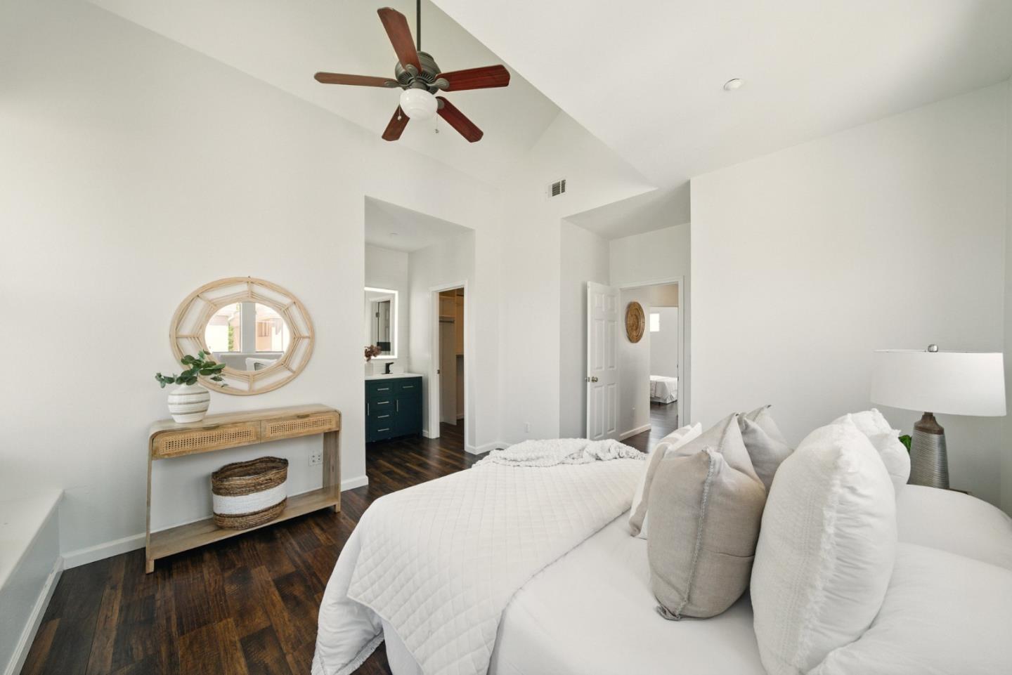 Detail Gallery Image 24 of 63 For 135 Frederick Ct, Mountain View,  CA 94043 - 3 Beds | 2/1 Baths