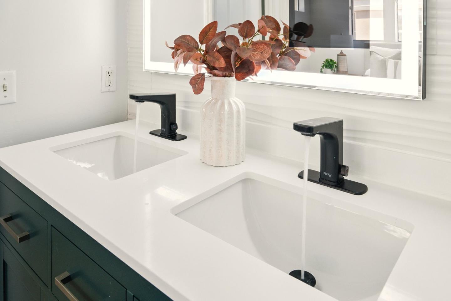 Detail Gallery Image 27 of 63 For 135 Frederick Ct, Mountain View,  CA 94043 - 3 Beds | 2/1 Baths