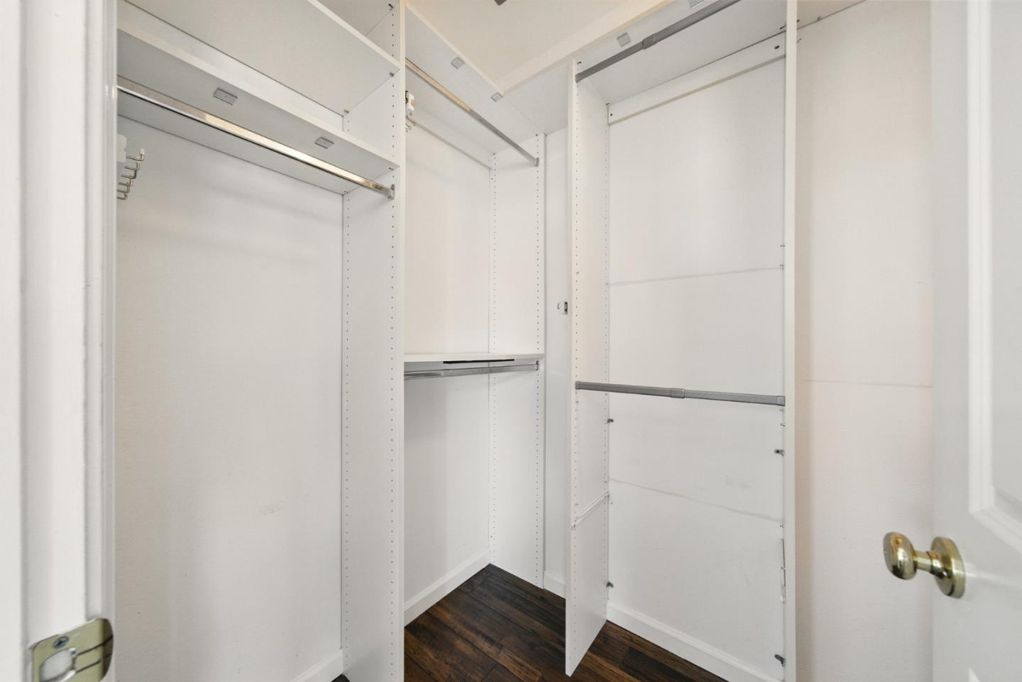 Detail Gallery Image 29 of 63 For 135 Frederick Ct, Mountain View,  CA 94043 - 3 Beds | 2/1 Baths