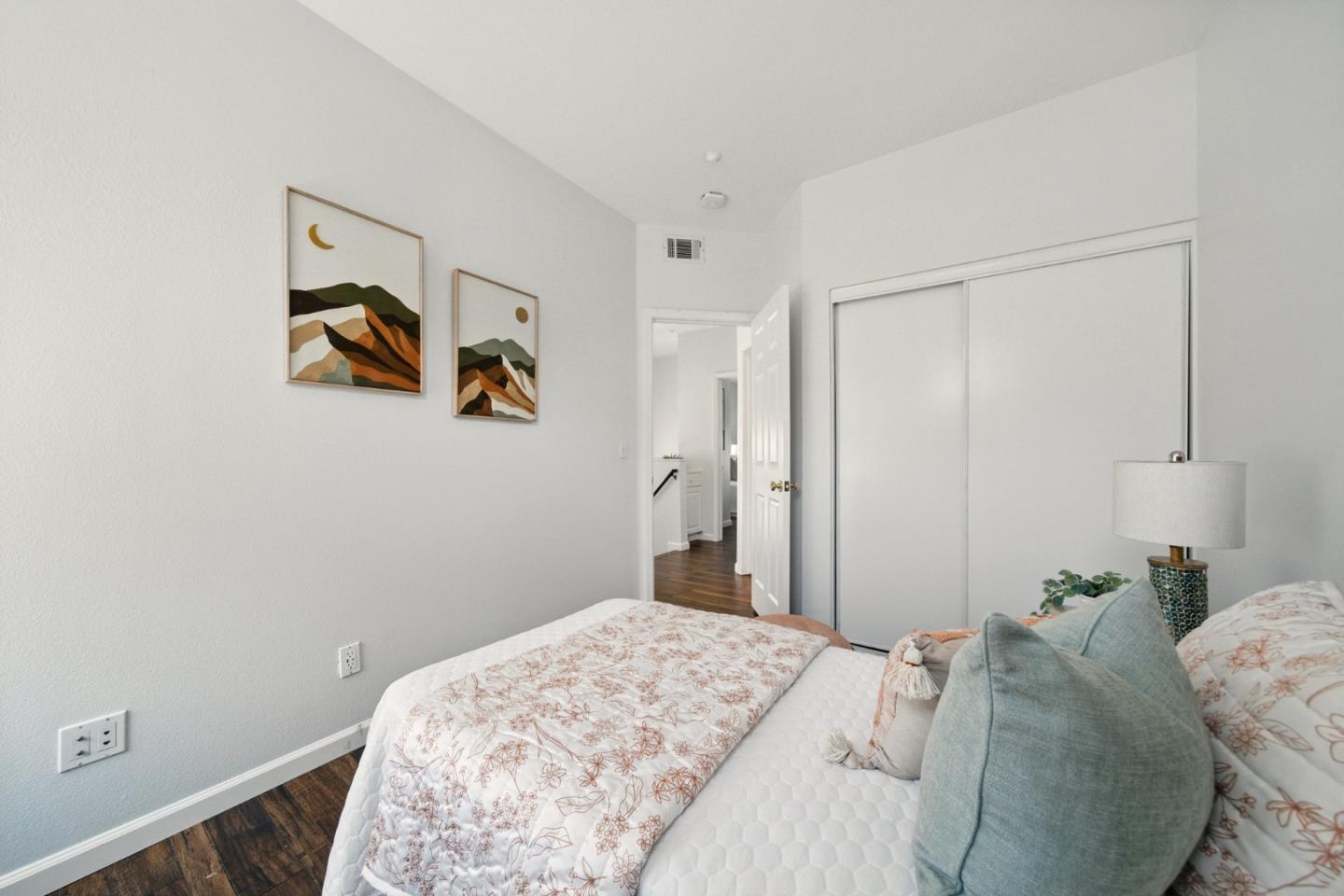 Detail Gallery Image 31 of 63 For 135 Frederick Ct, Mountain View,  CA 94043 - 3 Beds | 2/1 Baths