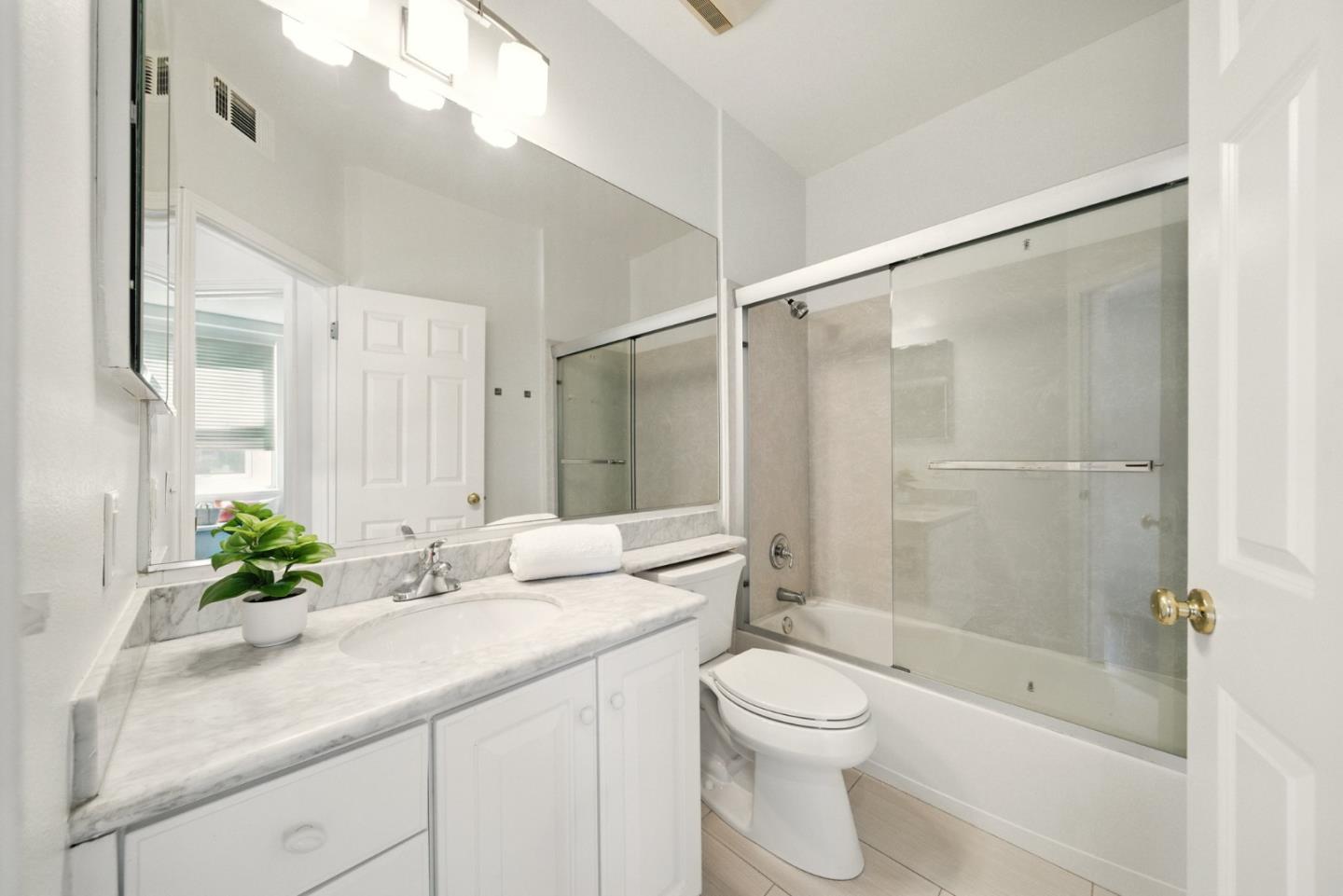 Detail Gallery Image 34 of 63 For 135 Frederick Ct, Mountain View,  CA 94043 - 3 Beds | 2/1 Baths