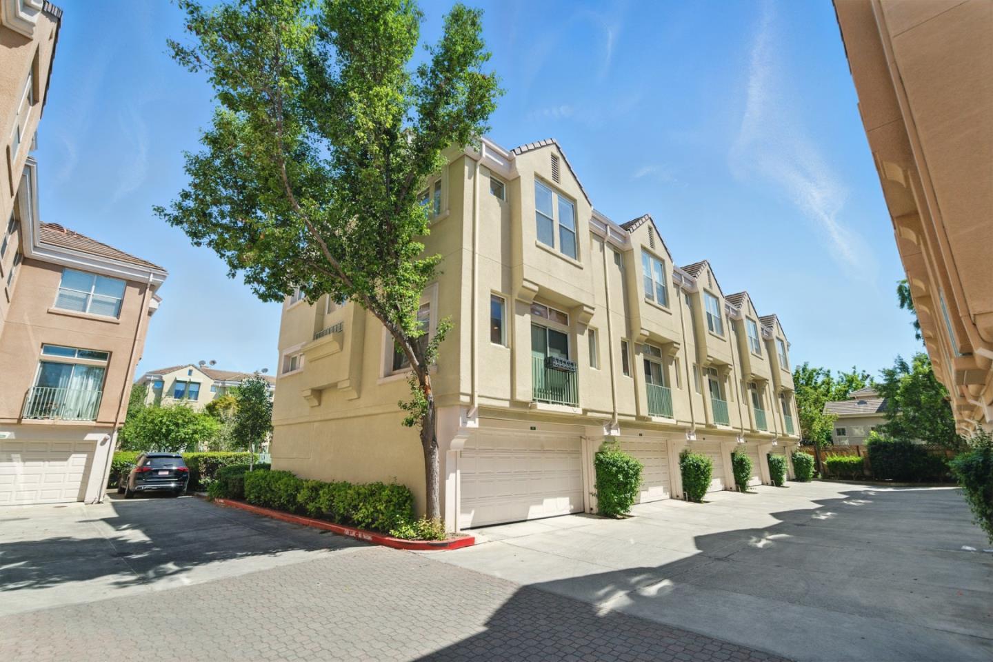 Detail Gallery Image 35 of 63 For 135 Frederick Ct, Mountain View,  CA 94043 - 3 Beds | 2/1 Baths