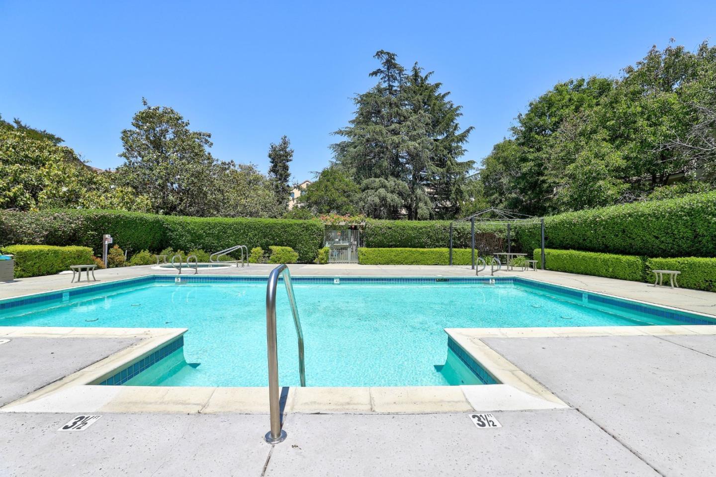 Detail Gallery Image 46 of 63 For 135 Frederick Ct, Mountain View,  CA 94043 - 3 Beds | 2/1 Baths