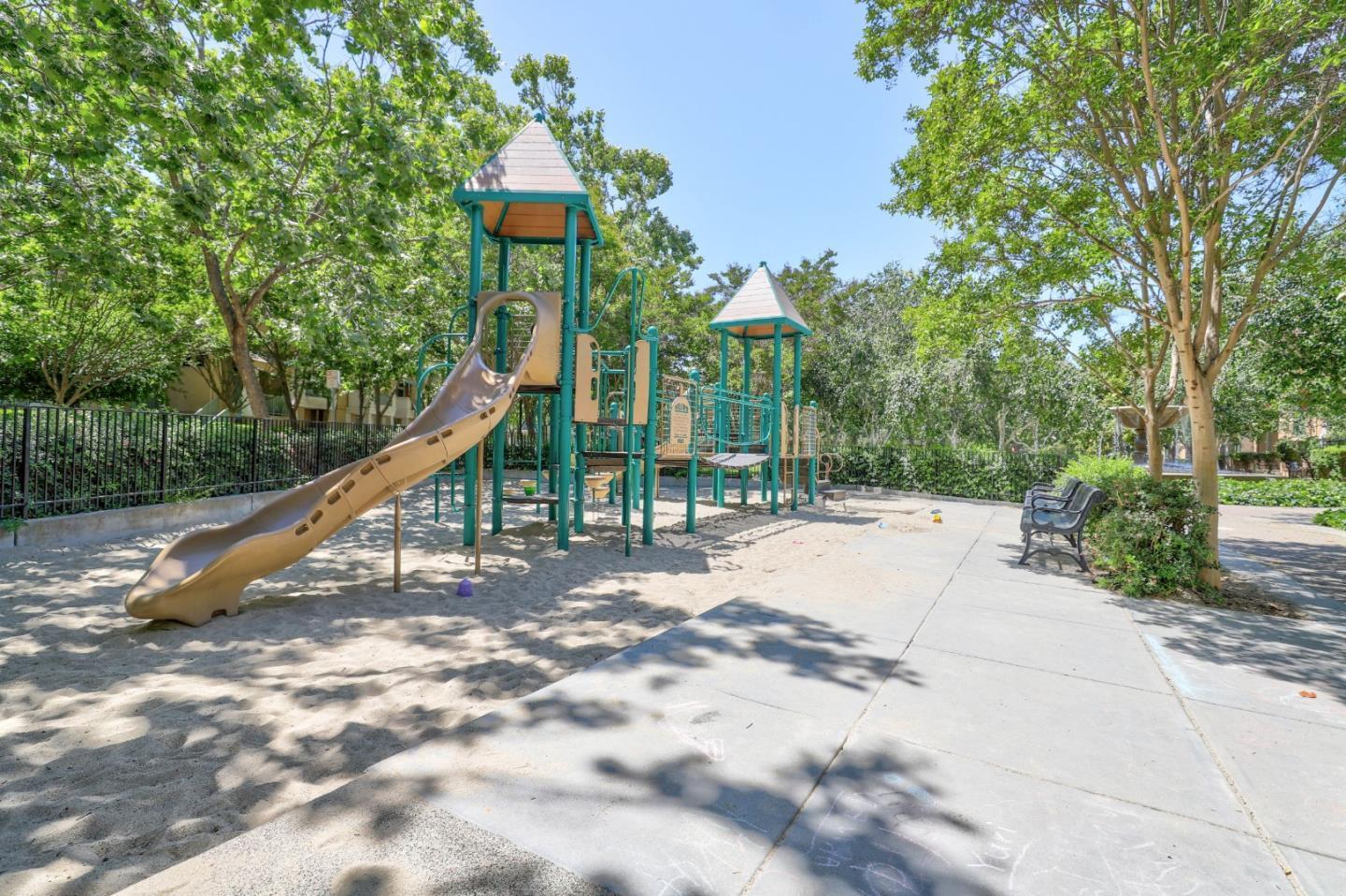 Detail Gallery Image 57 of 63 For 135 Frederick Ct, Mountain View,  CA 94043 - 3 Beds | 2/1 Baths