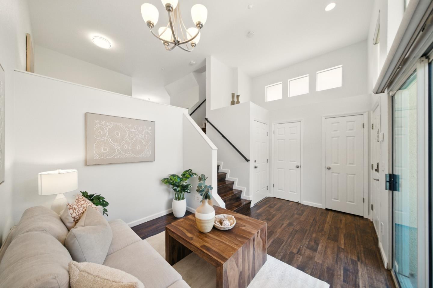 Detail Gallery Image 8 of 63 For 135 Frederick Ct, Mountain View,  CA 94043 - 3 Beds | 2/1 Baths