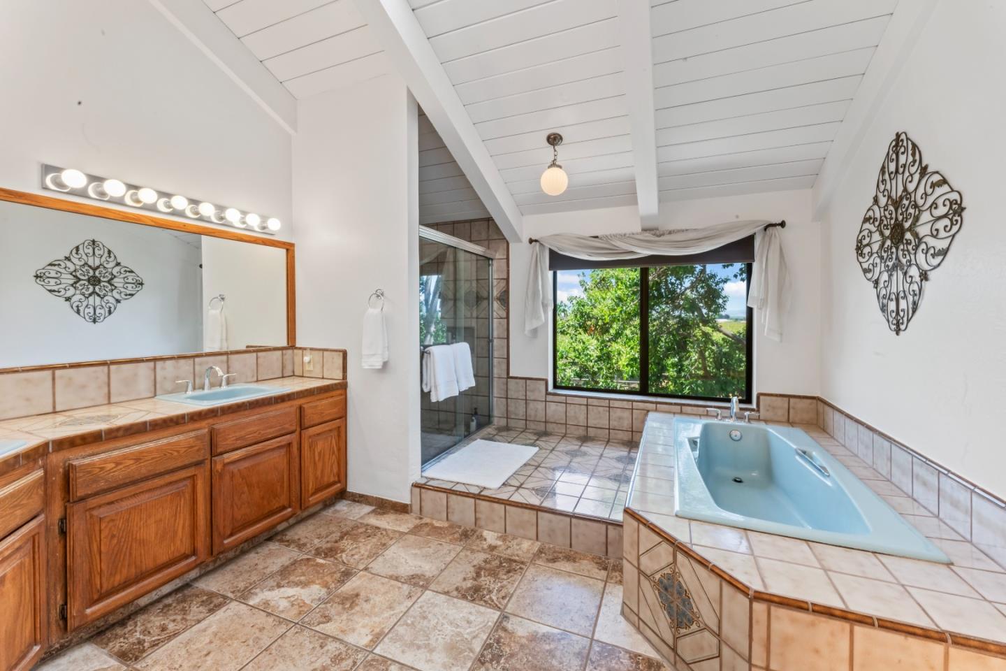 Detail Gallery Image 21 of 42 For 3465 Susie Ln, Gilroy,  CA 95020 - 4 Beds | 2/2 Baths