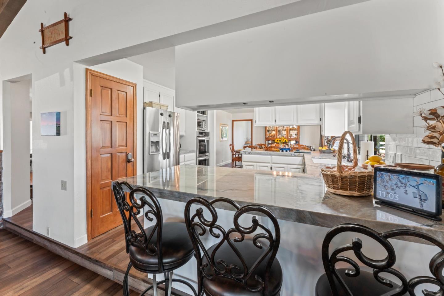 Detail Gallery Image 9 of 42 For 3465 Susie Ln, Gilroy,  CA 95020 - 4 Beds | 2/2 Baths