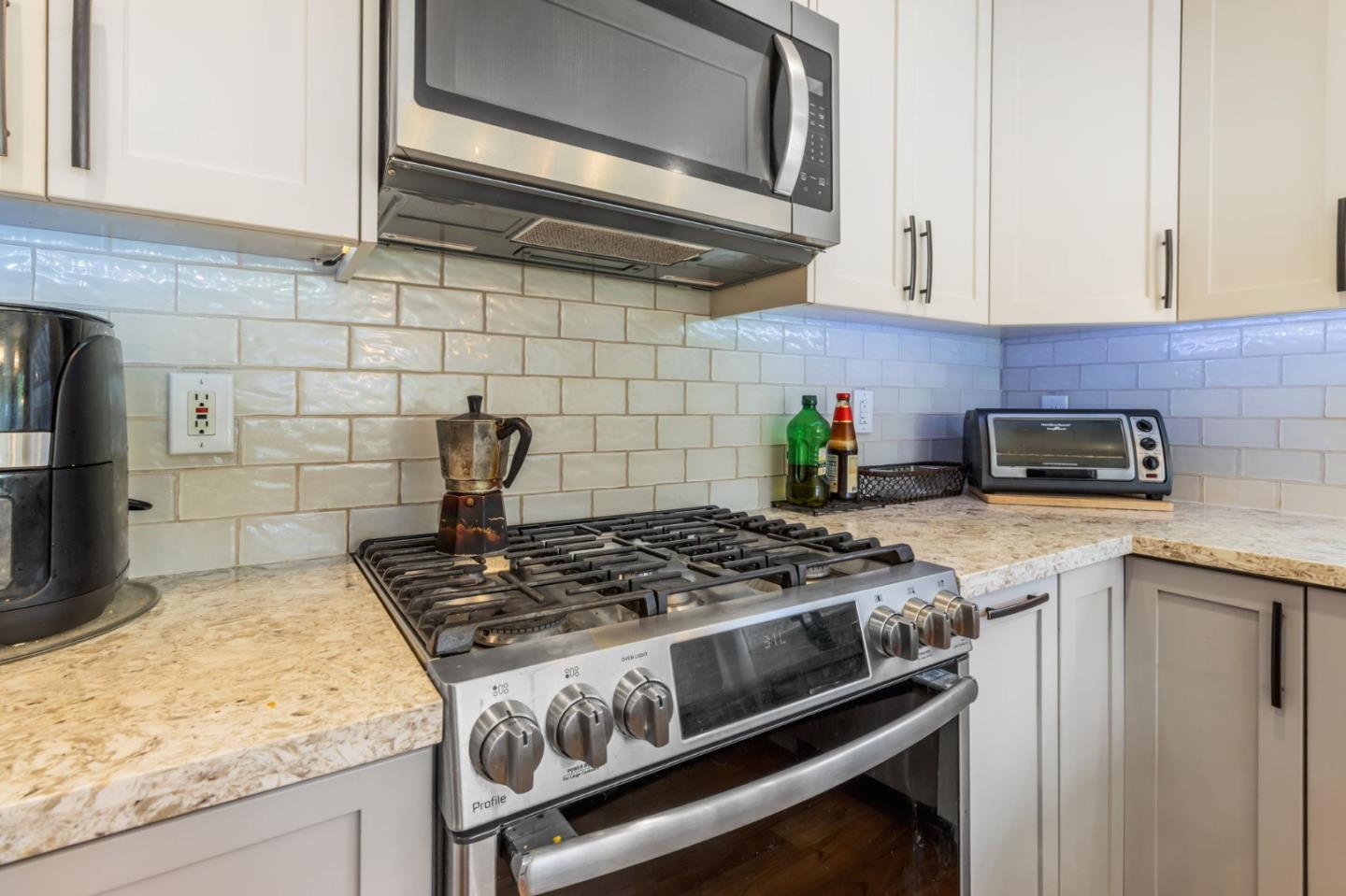 Detail Gallery Image 14 of 55 For 6273 Mountford Dr, San Jose,  CA 95123 - 5 Beds | 2/1 Baths
