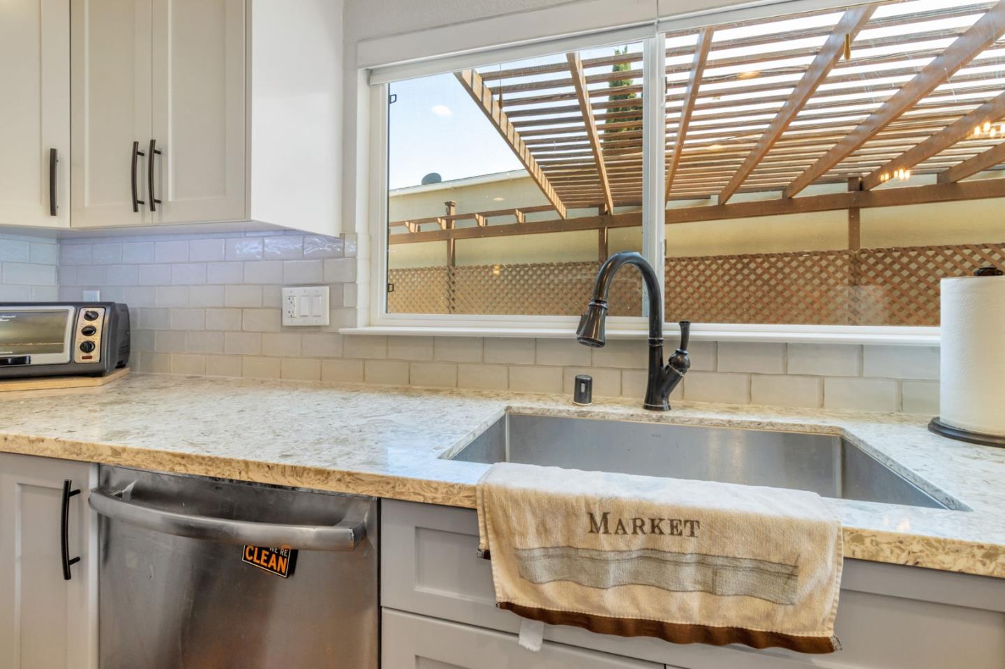 Detail Gallery Image 15 of 55 For 6273 Mountford Dr, San Jose,  CA 95123 - 5 Beds | 2/1 Baths