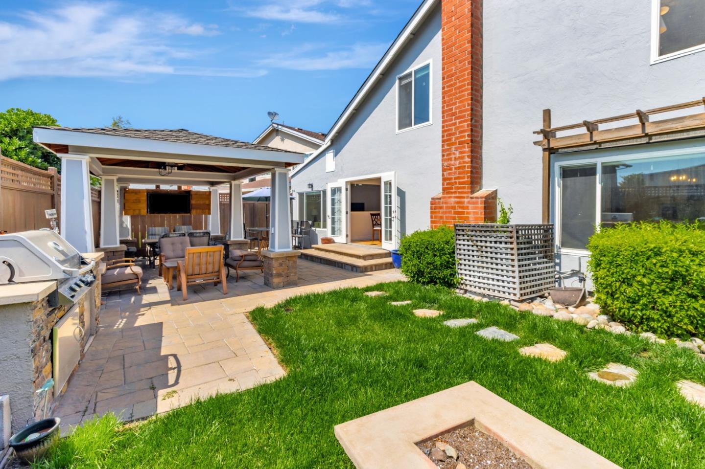 Detail Gallery Image 39 of 55 For 6273 Mountford Dr, San Jose,  CA 95123 - 5 Beds | 2/1 Baths