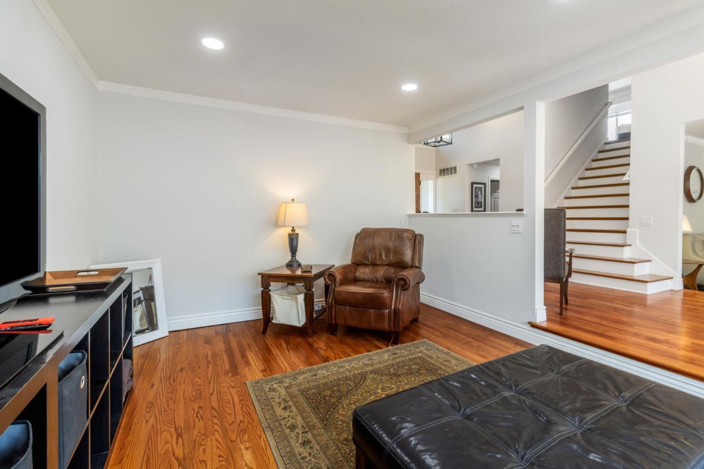 Detail Gallery Image 8 of 55 For 6273 Mountford Dr, San Jose,  CA 95123 - 5 Beds | 2/1 Baths