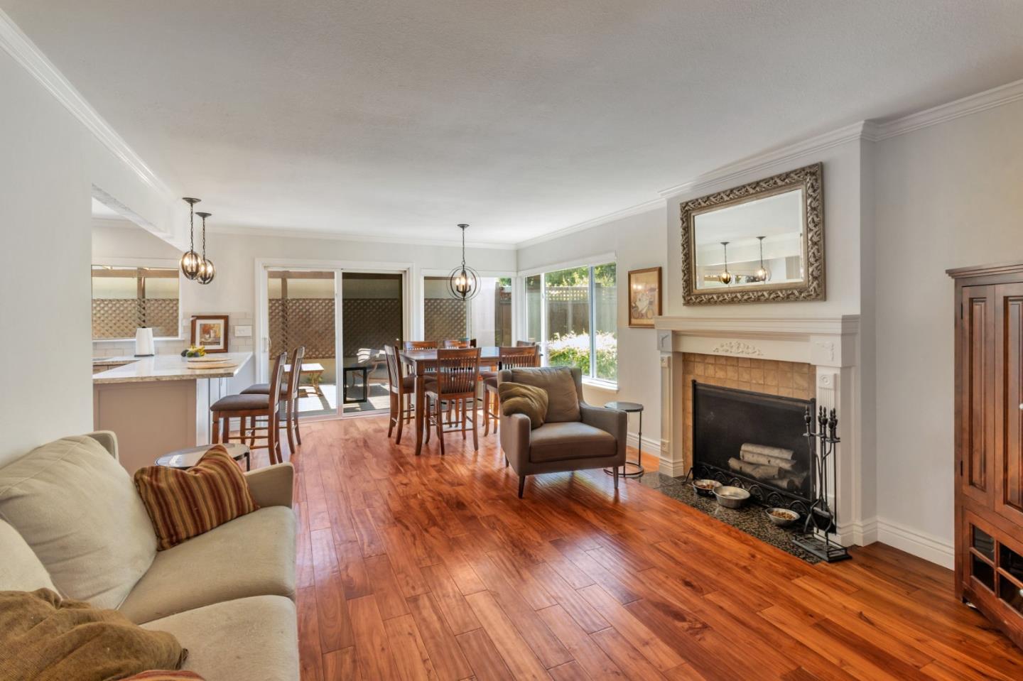 Detail Gallery Image 9 of 55 For 6273 Mountford Dr, San Jose,  CA 95123 - 5 Beds | 2/1 Baths