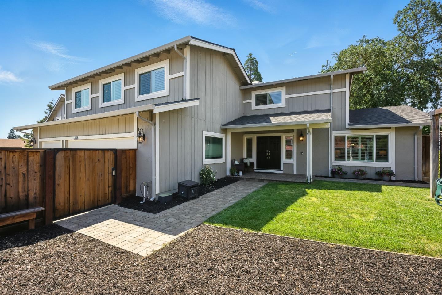 Detail Gallery Image 3 of 54 For 1010 Creekside Ct, Morgan Hill,  CA 95037 - 5 Beds | 3 Baths