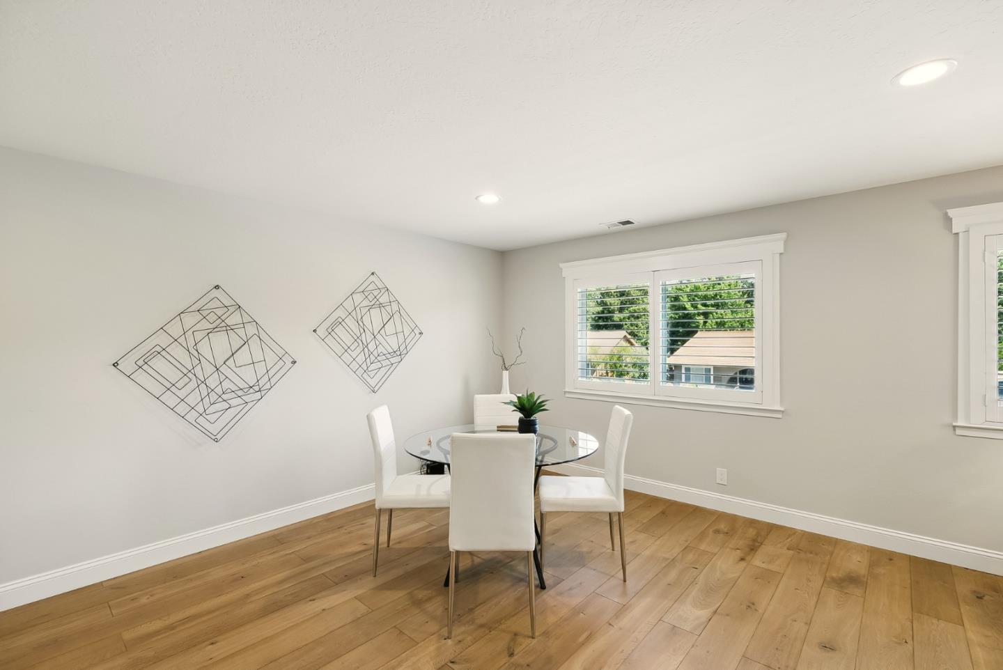 Detail Gallery Image 35 of 54 For 1010 Creekside Ct, Morgan Hill,  CA 95037 - 5 Beds | 3 Baths