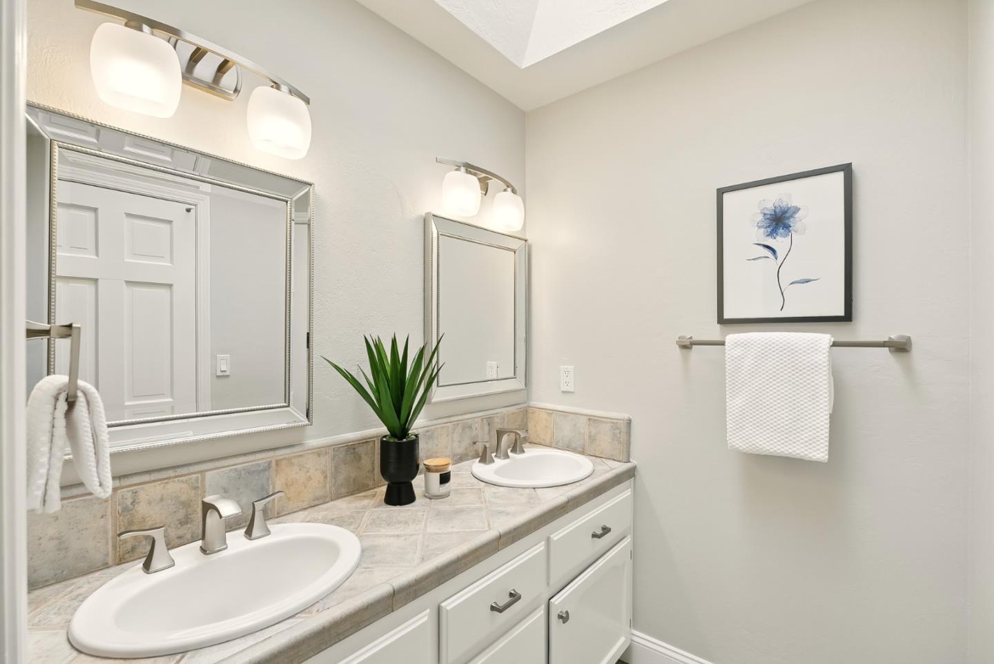 Detail Gallery Image 39 of 54 For 1010 Creekside Ct, Morgan Hill,  CA 95037 - 5 Beds | 3 Baths