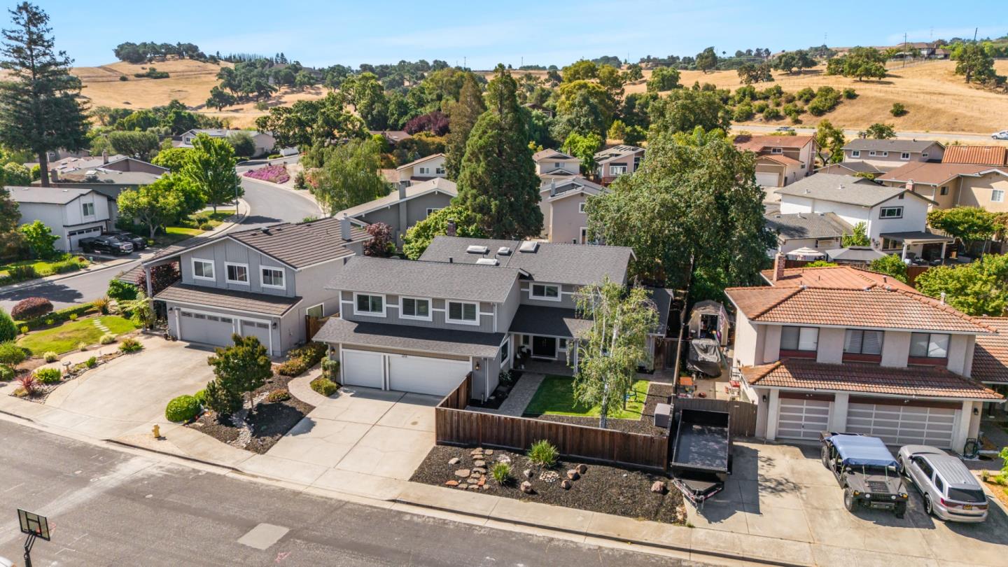 Detail Gallery Image 48 of 54 For 1010 Creekside Ct, Morgan Hill,  CA 95037 - 5 Beds | 3 Baths