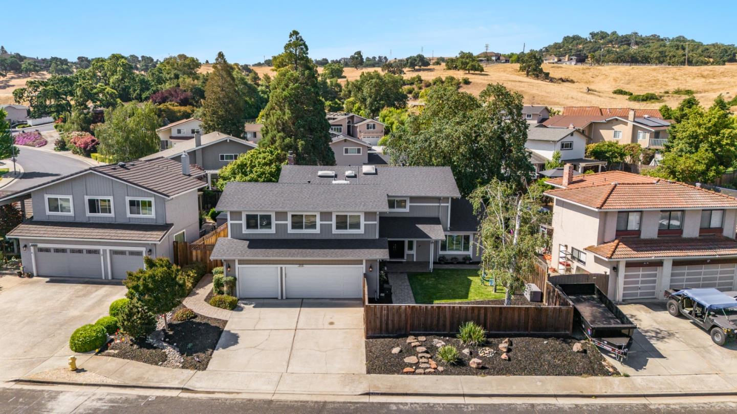 Detail Gallery Image 49 of 54 For 1010 Creekside Ct, Morgan Hill,  CA 95037 - 5 Beds | 3 Baths