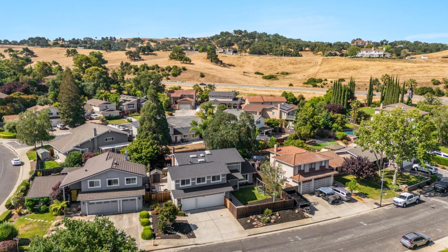 Detail Gallery Image 50 of 54 For 1010 Creekside Ct, Morgan Hill,  CA 95037 - 5 Beds | 3 Baths