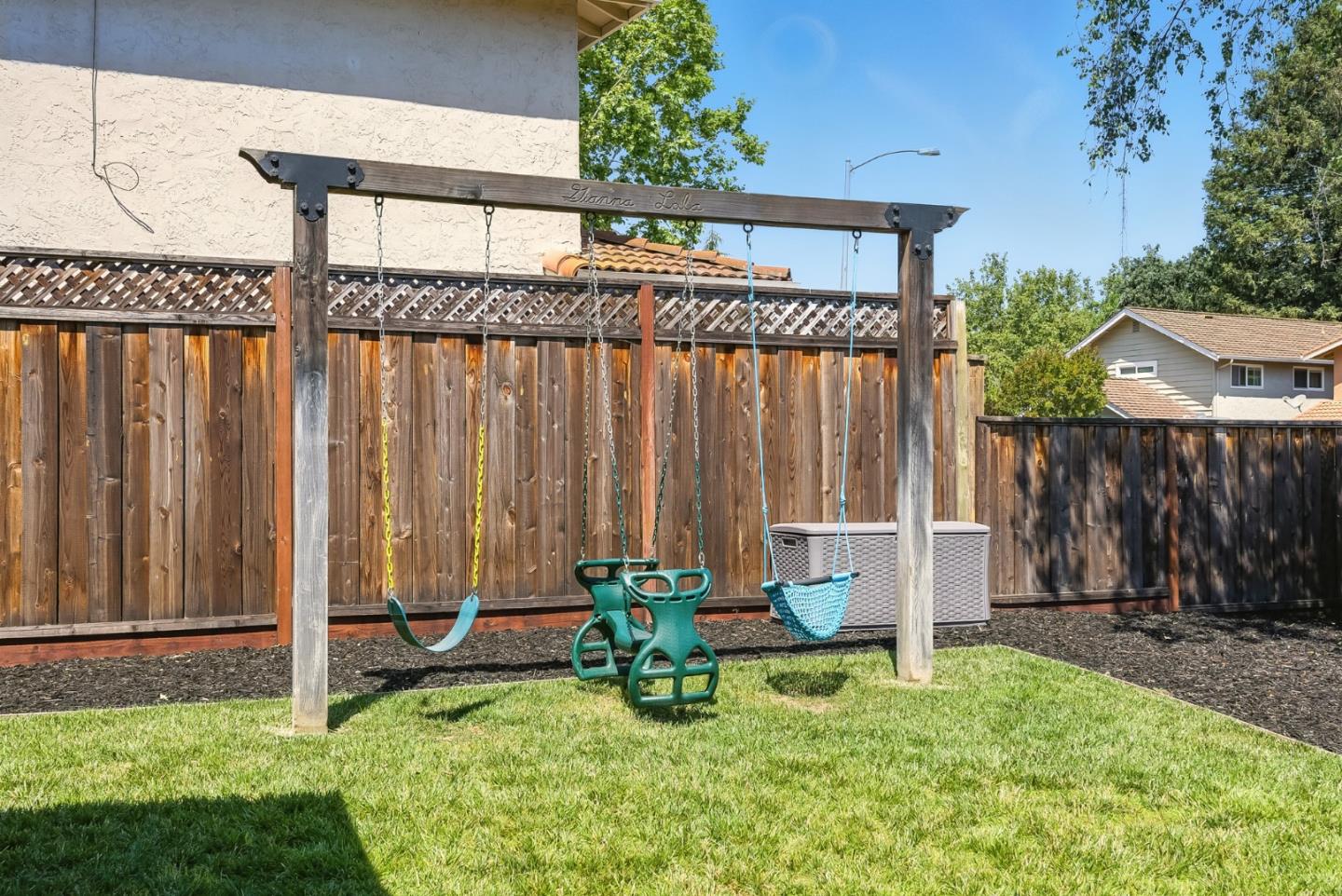 Detail Gallery Image 7 of 54 For 1010 Creekside Ct, Morgan Hill,  CA 95037 - 5 Beds | 3 Baths