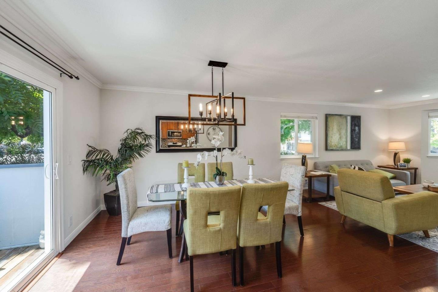 Detail Gallery Image 10 of 36 For 829 Montgomery St, Mountain View,  CA 94041 - 2 Beds | 2/1 Baths